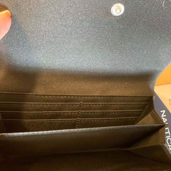 NAUTICA…Two Piece Set … Wallet and RFID Card case.. MSRP: $49.00 - Picture 5 of 11